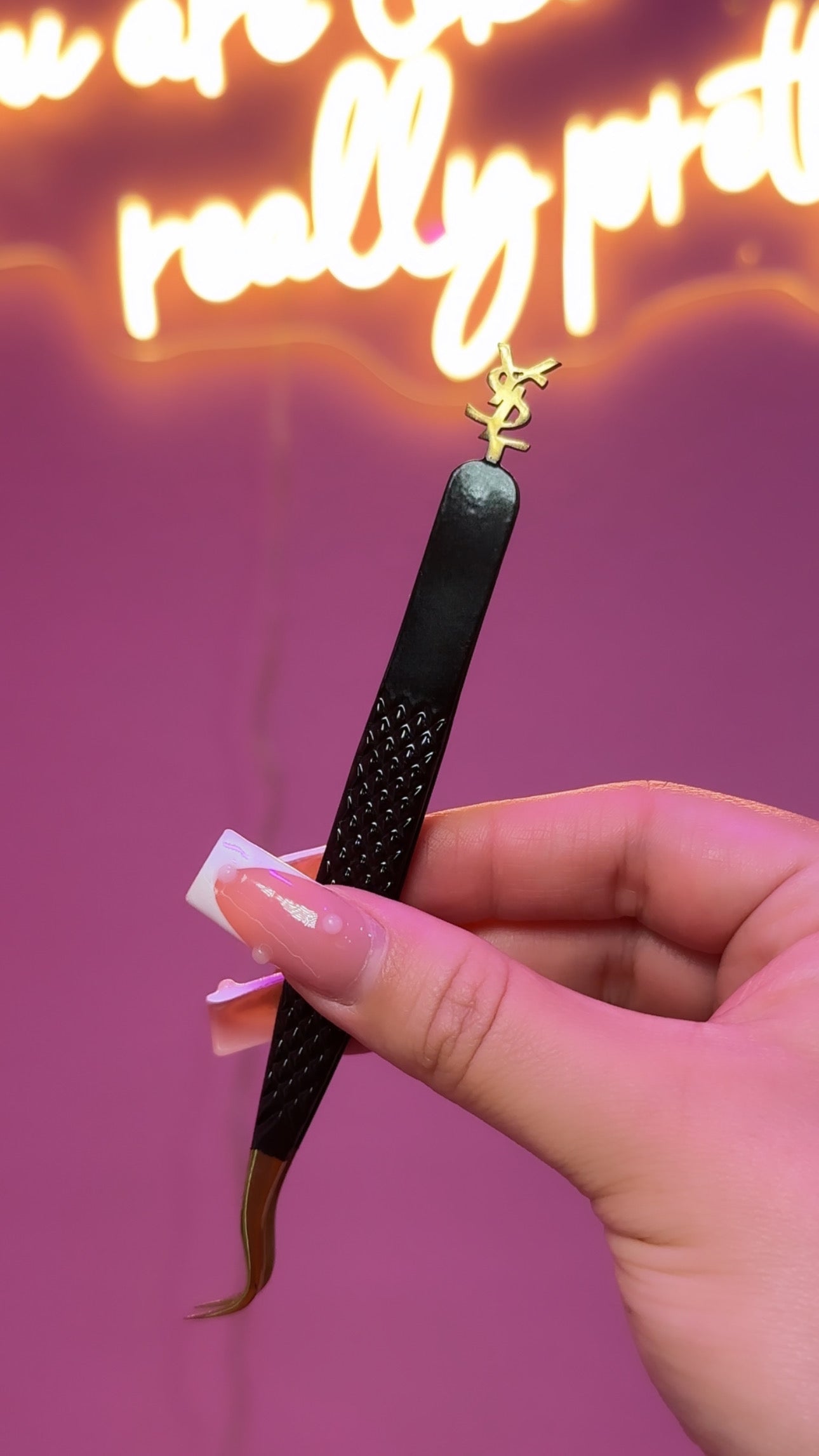 YSL CURVED BOOT TWEEZER